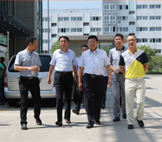 扬州市人社局范耘局长来小蝌蚪影视污下载扬州生产中心调研