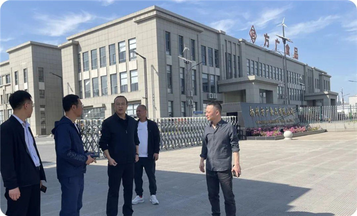 热烈欢迎濉溪县委领导一行莅临小蝌蚪影视污下载扬州工厂视察指导工作